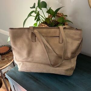 FashionABLE  Local + Global leather shoulder bag. Zipper closure